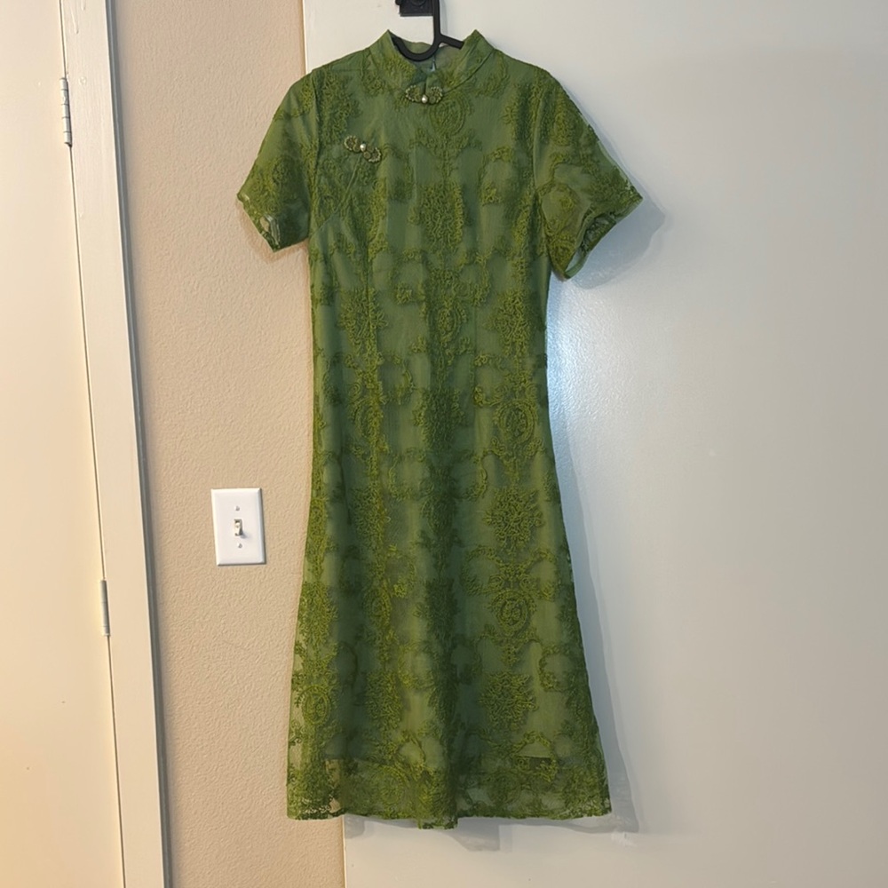 Elegant Green Lace Dress